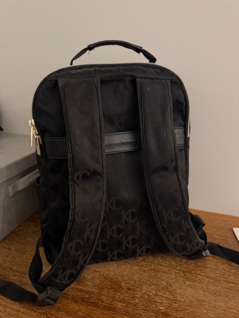Kenneth Cole backpack - Picture 3 of 3